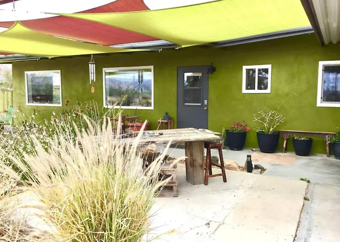 Location, Quiet, Zen, Stars, 1 Bd And Studio